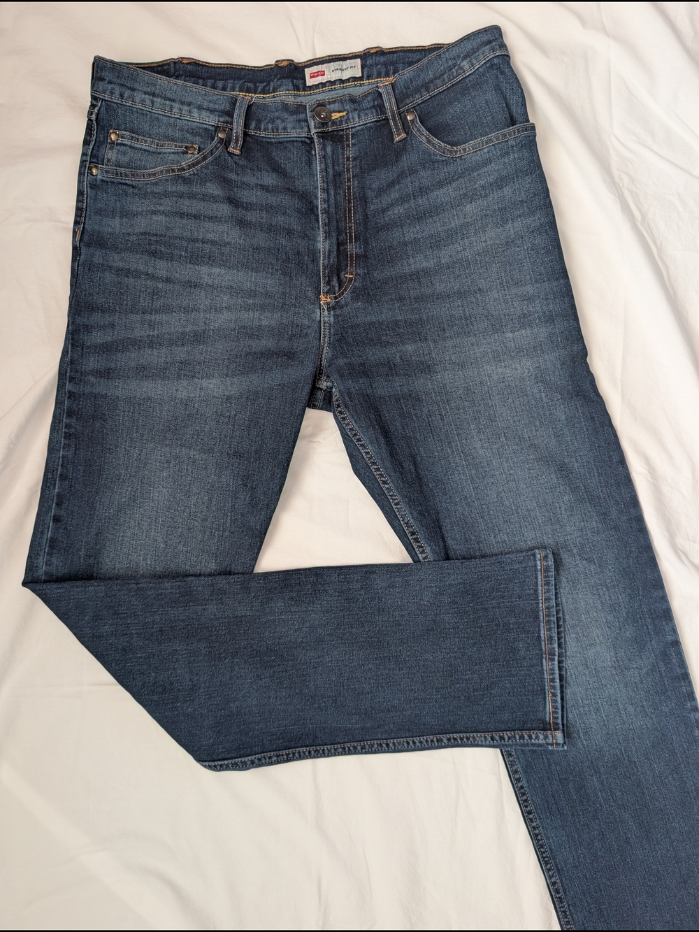 Wrangler Men's Straight Jeans in Medium Blue Wash